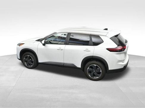 Used 2024 Nissan Rogue SV FWD image 19