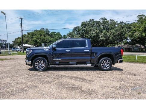 Used 2023 GMC Sierra 1500 SLT w/ SLT Premium Package AWD/4WD image 2