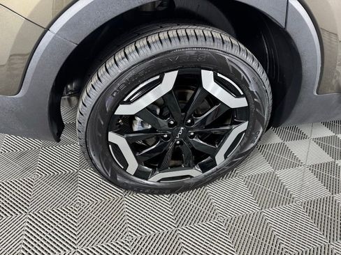 Used 2025 Kia Telluride S AWD/4WD image 36