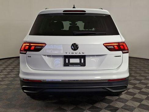 Used 2022 Volkswagen Tiguan SE image 8