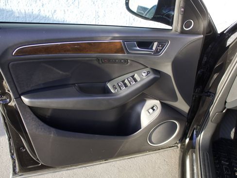 Used 2016 Audi Q5 2.0T Premium Plus w/ Technology Package image 9