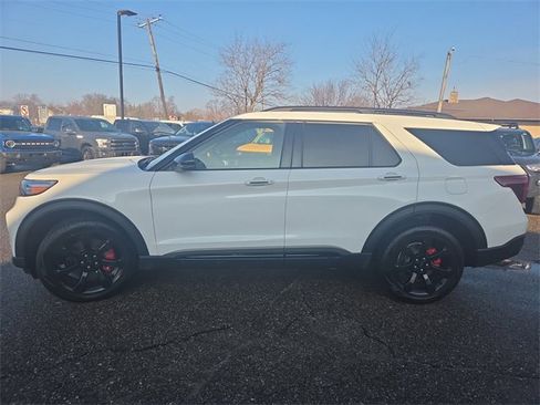 Certified 2024 Ford Explorer ST w/ Equipment Group 401A image 31