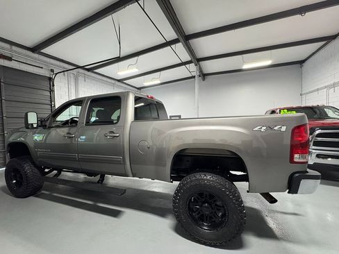 Used 2007 GMC Sierra 2500 SLT w/ Entertainment Package image 9
