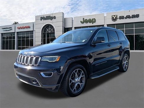 Used 2018 Jeep Grand Cherokee Limited image 7
