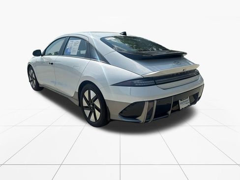 Used 2024 Hyundai Ioniq 6 SE RWD image 6