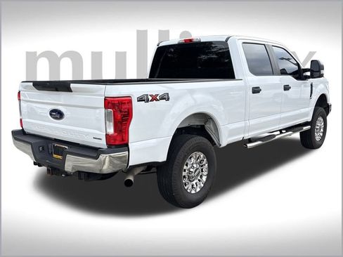 Used 2017 Ford F250 XL w/ Power Equipment Group image 4