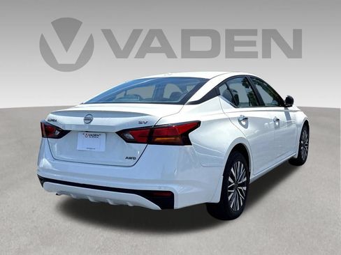 Used 2024 Nissan Altima 2.5 SV AWD/4WD image 25