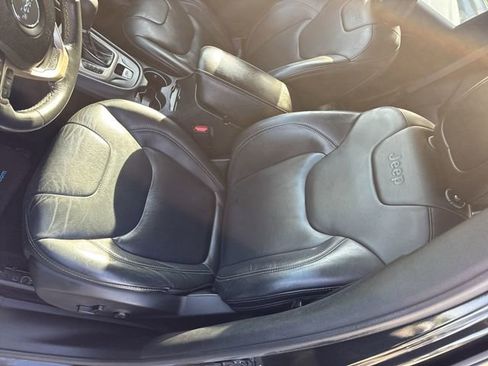 Used 2016 Jeep Cherokee Limited AWD/4WD image 18