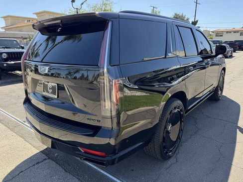 Used 2023 Cadillac Escalade Sport w/ LPO, ONYX Package AWD/4WD image 7