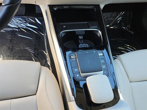 Used 2022 Mercedes-Benz GLA 250 image 32