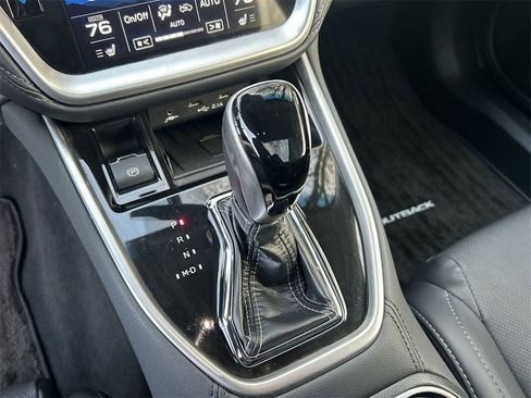 Certified 2022 Subaru Outback Limited image 22