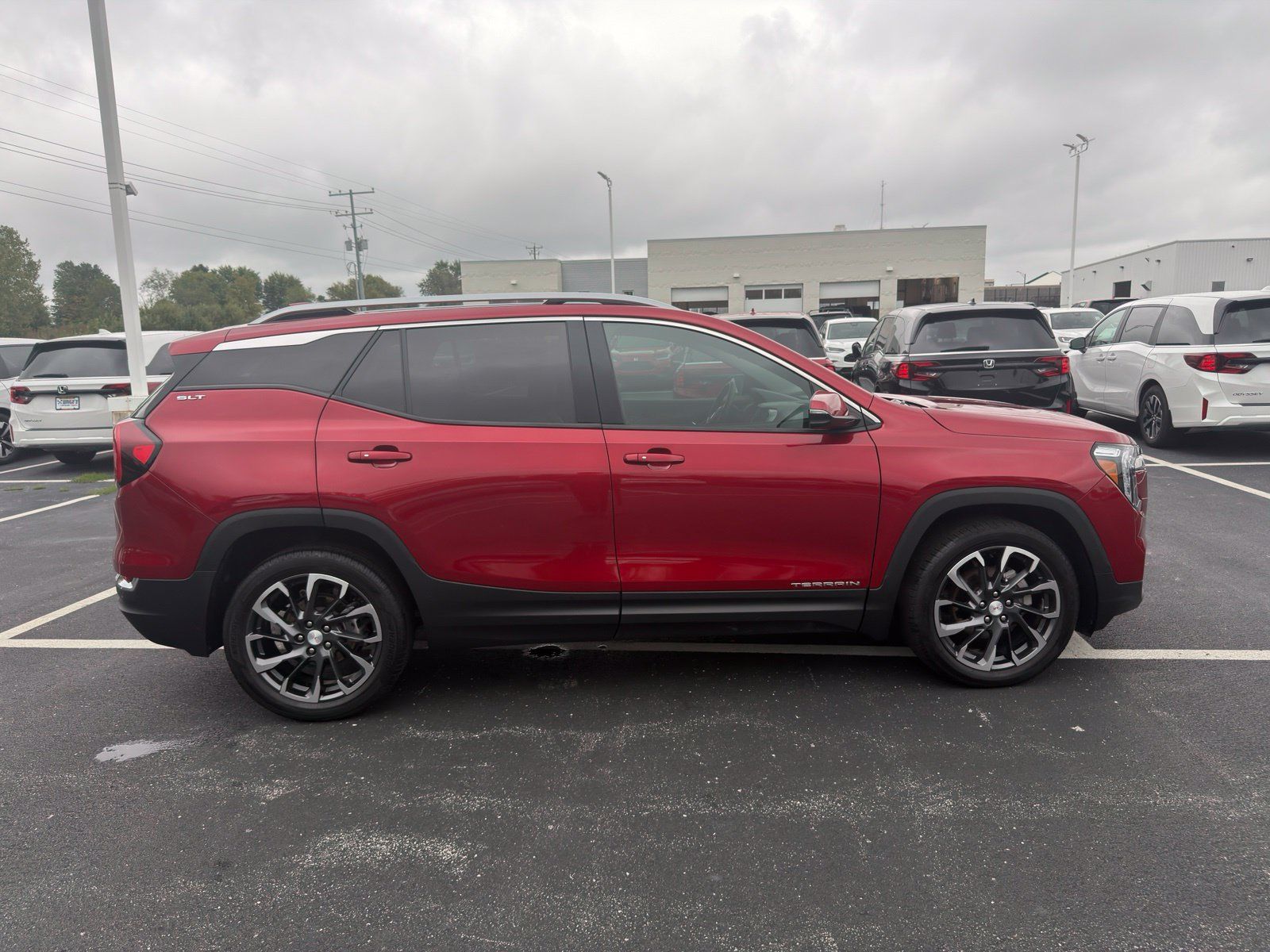 Used 2023 GMC Terrain SLT w/ Infotainment Package II FWD image 8