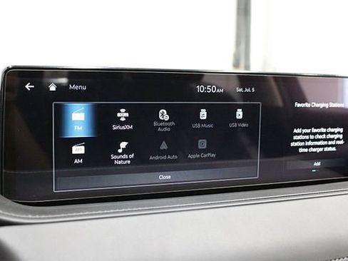 Used 2023 Genesis G80 image 40