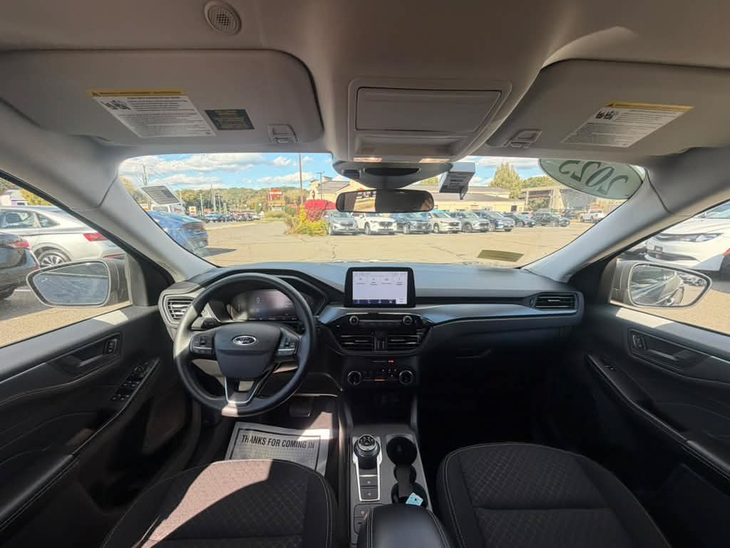 Used 2025 Ford Escape Active AWD/4WD image 14