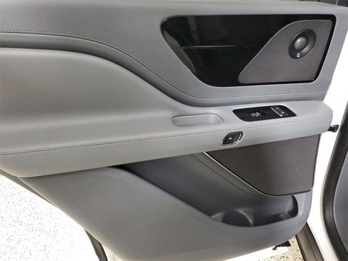 Used 2020 Lincoln Aviator Grand Touring w/ Class IV Trailer Tow Package image 9