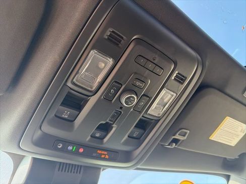 Used 2024 Chevrolet Tahoe High Country AWD/4WD image 36