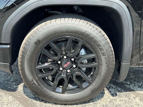 Used 2025 GMC Sierra 1500 Elevation image 11