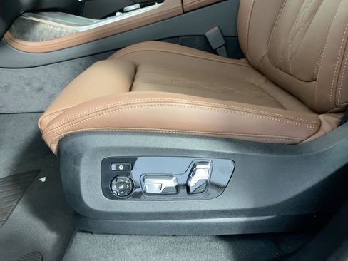 New 2026 BMW X7 M60i image 11