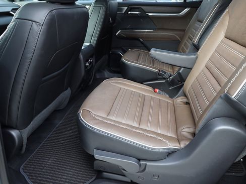 New 2026 GMC Acadia Denali Ultimate w/ LPO, Illumination Package image 17