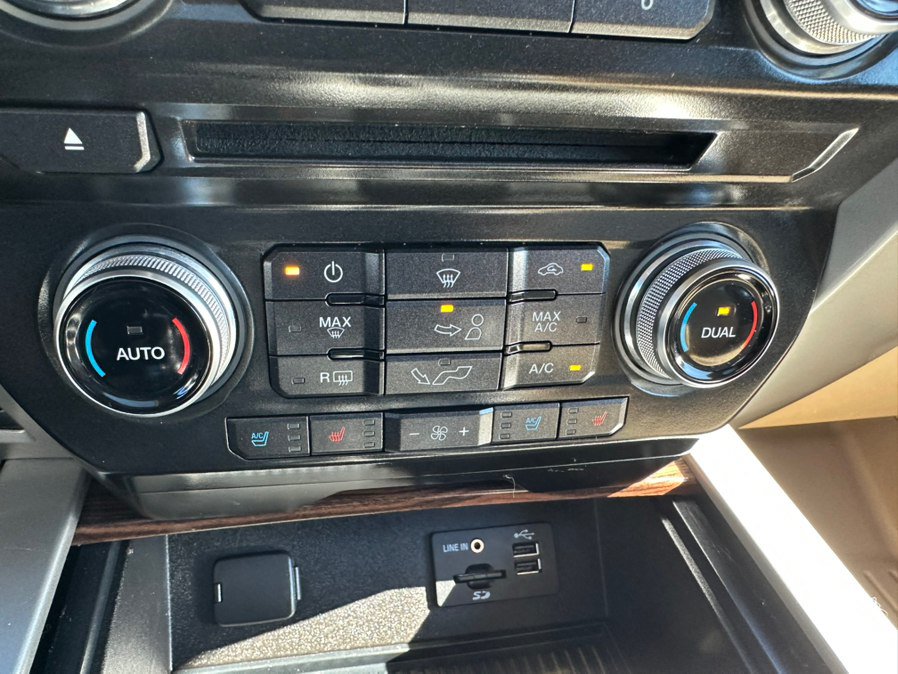 Used 2015 Ford F150 Lariat w/ Equipment Group 502A Luxury AWD/4WD image 24