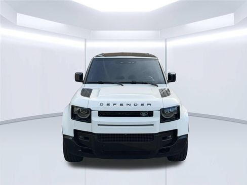Used 2024 Land Rover Defender 130 X-Dynamic SE AWD/4WD image 2