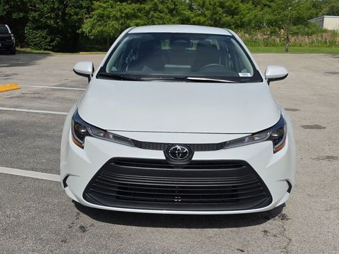 New 2026 Toyota Corolla LE FWD image 2