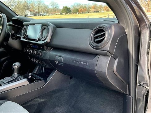 Used 2023 Toyota Tacoma TRD Off-Road image 14