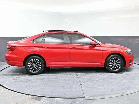 Used 2019 Volkswagen Jetta SE w/ Cold Weather Package image 8