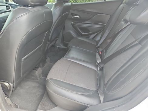 Used 2020 Buick Encore Preferred image 18