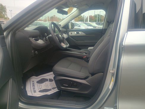 Certified 2025 Ford Explorer Active image 19