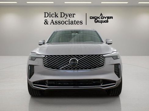 New 2026 Volvo XC90 B6 Plus w/ Protection Package Premier image 8