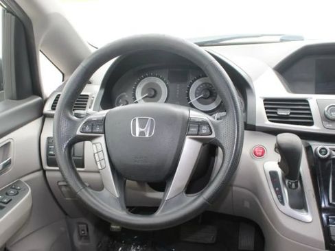 Used 2016 Honda Odyssey SE image 11