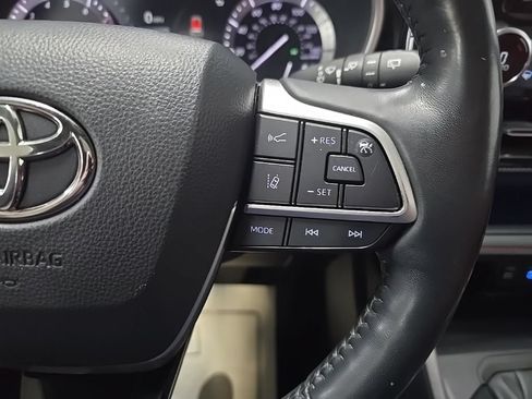 Used 2022 Toyota Highlander XSE AWD/4WD image 21