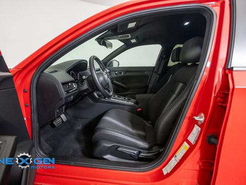 Used 2025 Honda Civic Sport image 11