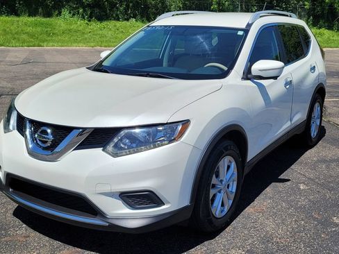 Used 2015 Nissan Rogue SV w/ SV Premium Package FWD image 3