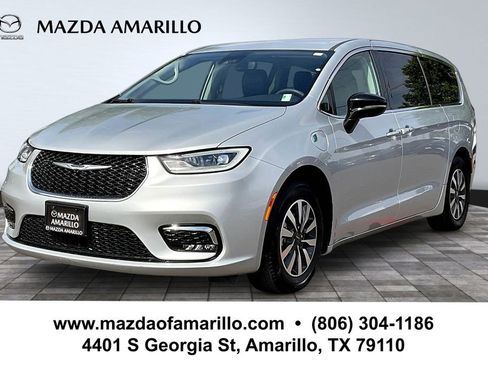 Used 2024 Chrysler Pacifica Limited FWD image 1