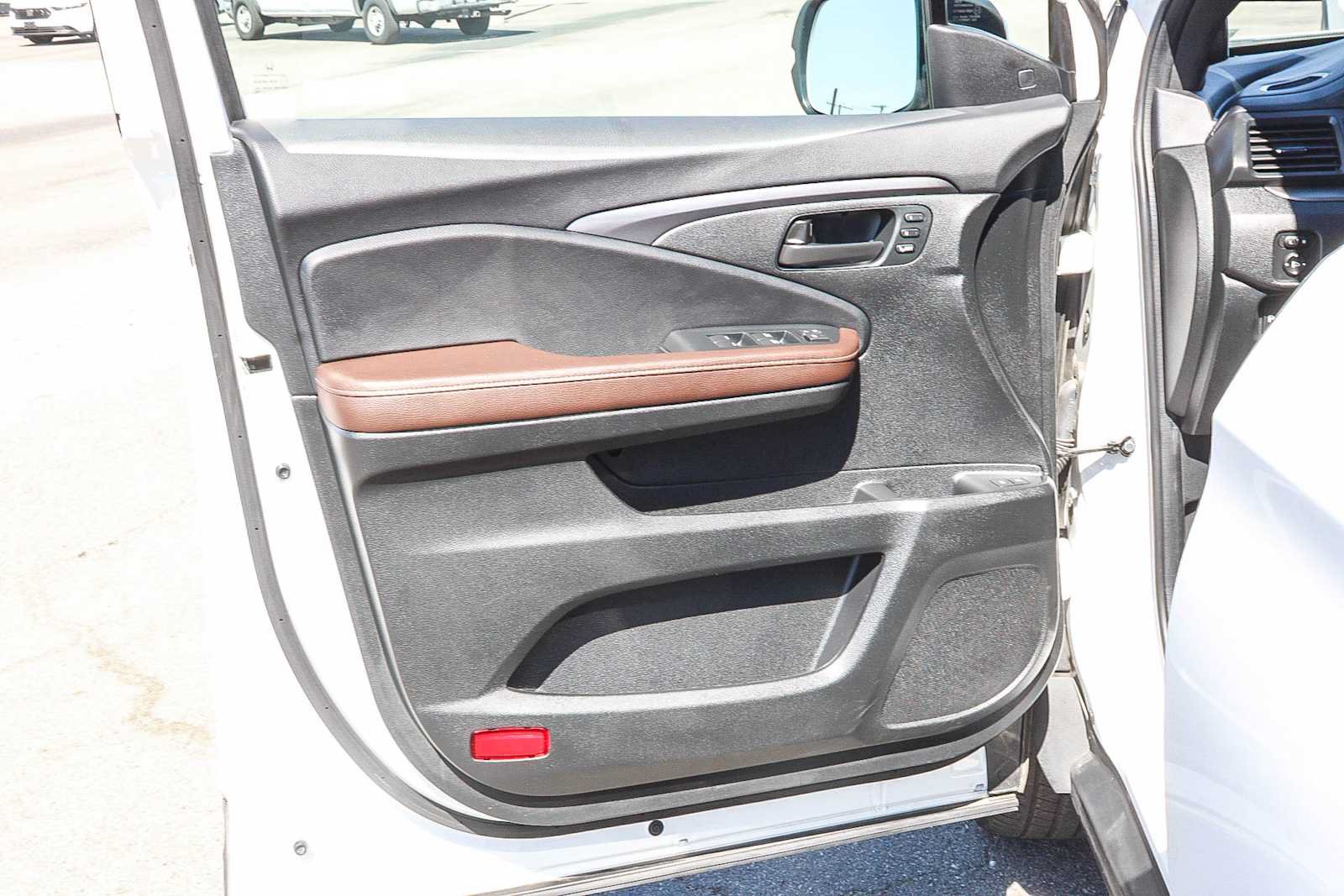 Certified 2024 Honda Passport EX-L image 24