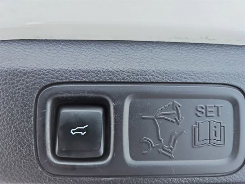 Used 2018 Ford Expedition Limited w/ Equipment Group 301A image 14