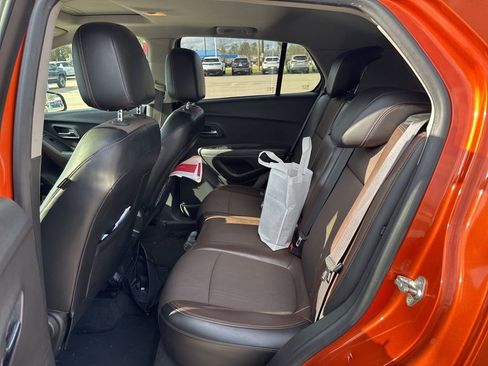 Used 2016 Chevrolet Trax LT w/ LT Sun and Sound Package image 7