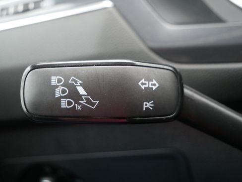 Used 2021 Volkswagen Tiguan SE AWD/4WD image 29