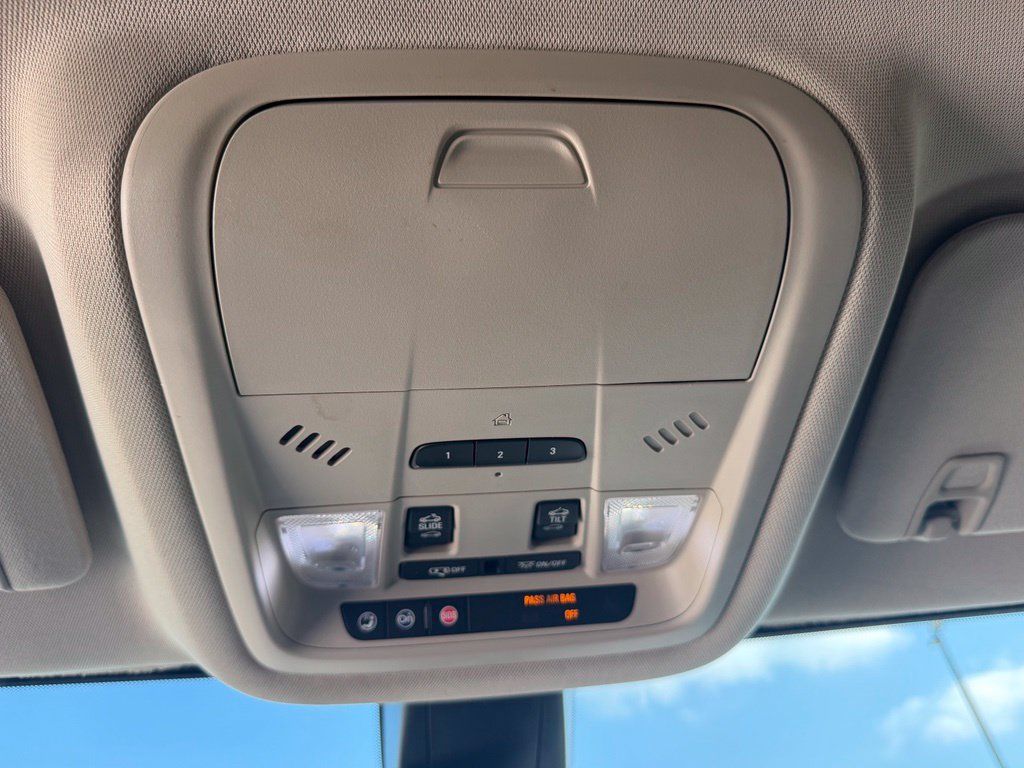 Used 2018 GMC Acadia Denali AWD/4WD image 22