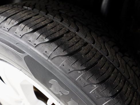 Used 2014 Chevrolet Captiva Sport LS image 19