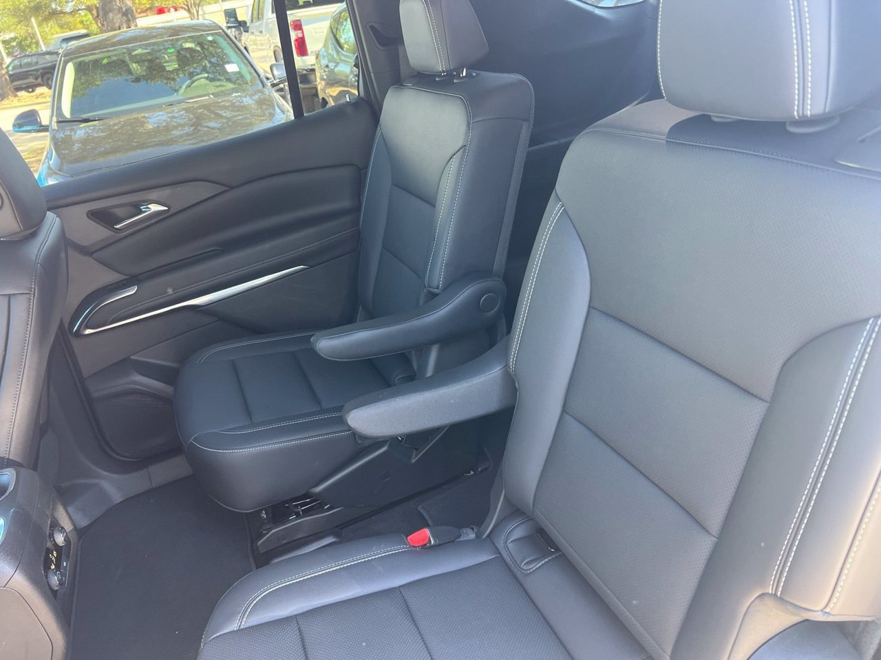 Used 2026 Chevrolet Traverse LT FWD image 22
