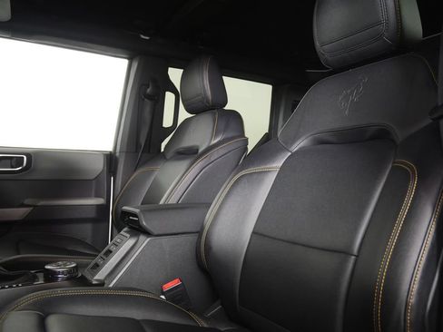 Used 2022 Ford Bronco Badlands AWD/4WD image 3