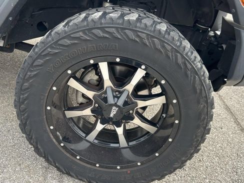 Used 2019 Jeep Wrangler Unlimited Sport S image 9