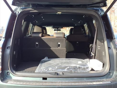 New 2026 Nissan Armada SL w/ Captain's Chari Seat Package image 6