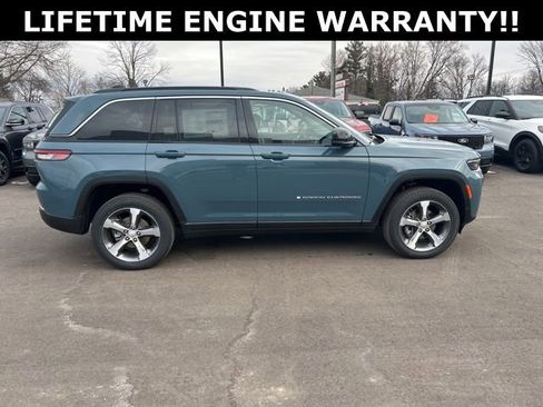 New 2026 Jeep Grand Cherokee Limited w/ Luxury Tech Group II image 8