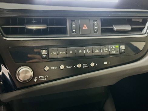 Used 2025 Lexus ES 350 image 23