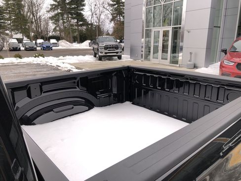 New 2026 RAM 1500 4x4 Crew Cab image 17