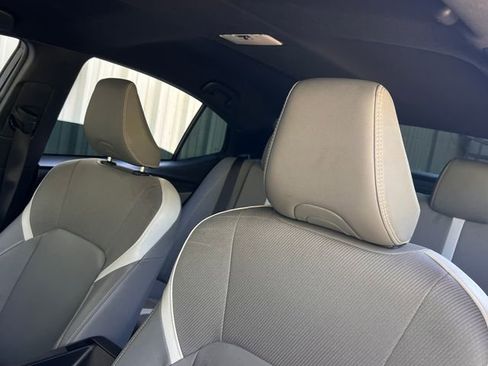 Used 2025 Toyota Camry SE image 14